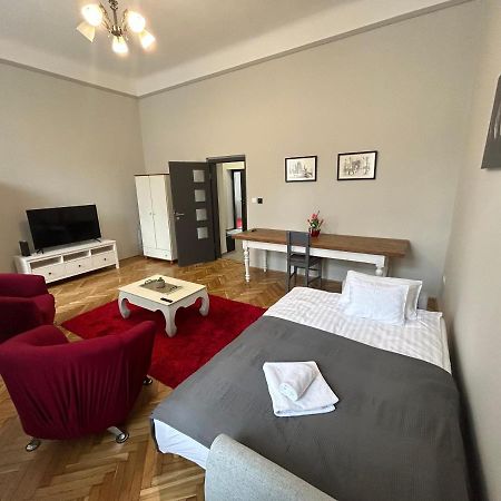 Fullmoon Apartments 2 Szeged Eksteriør billede